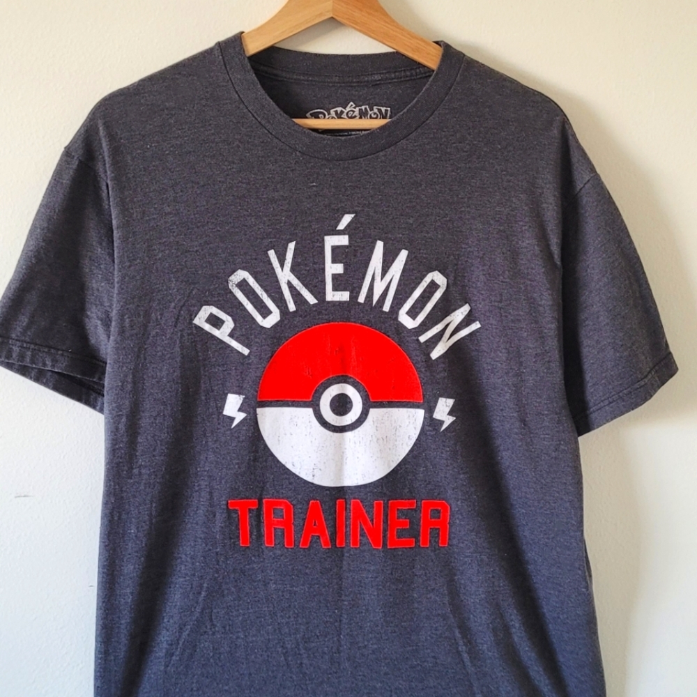 Large Unisex Pokemon Trainer Poke Ball T-Shirt